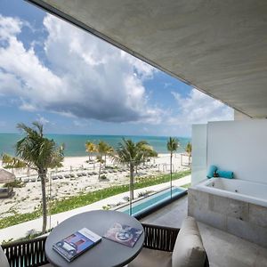 Club Oceanfront Junior Suite
